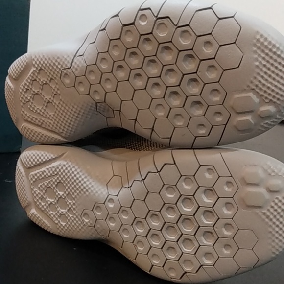 Youth Nike Flex Experience RN 7 Size 3Y Gray - Picture 9 of 14